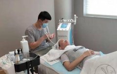 小氣泡皮膚清潔機(jī)器多少錢一臺(tái)？小氣泡儀器價(jià)格_小氣泡設(shè)備售價(jià)